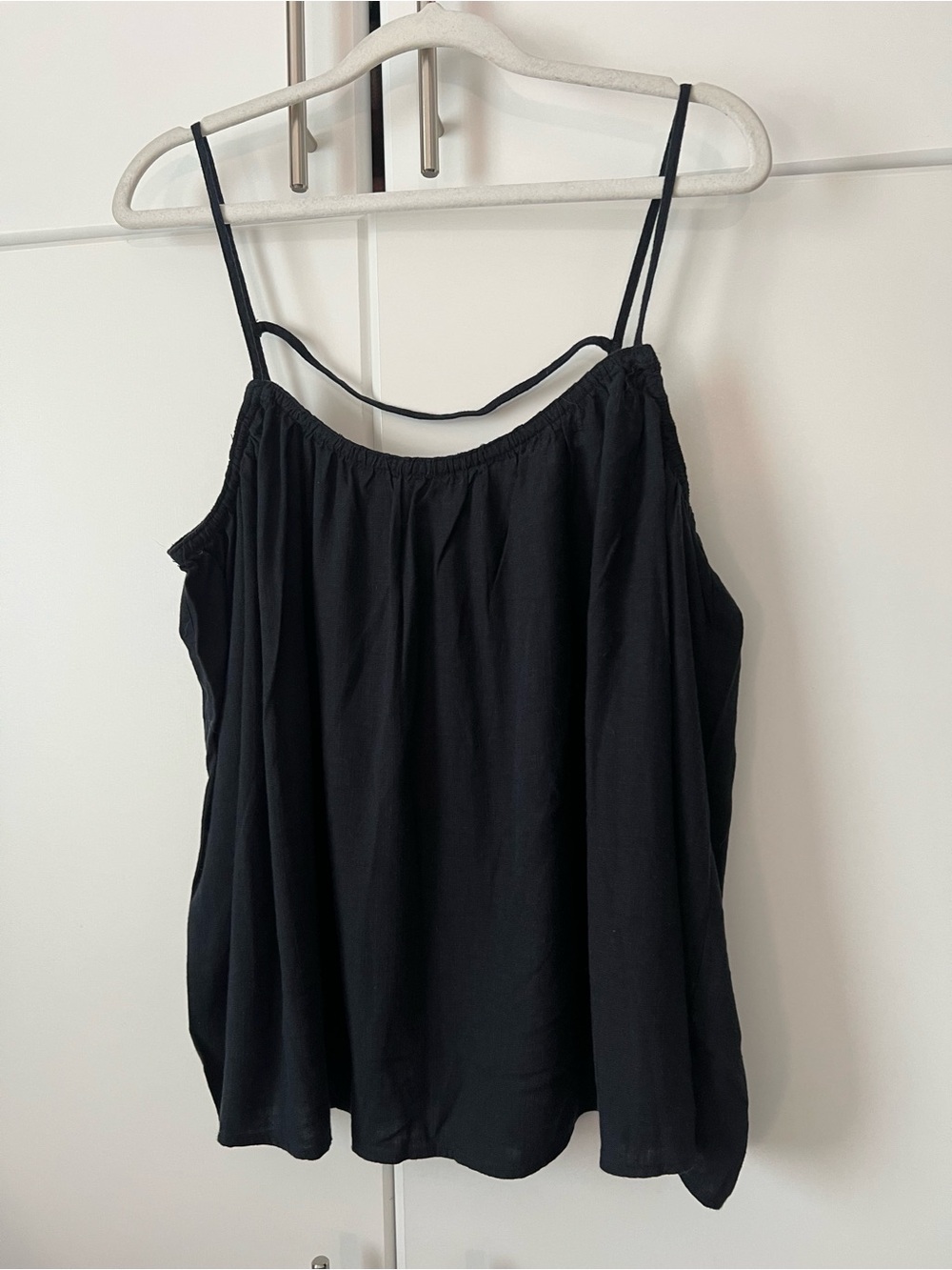 Black linen blend strappy back tank top NWT